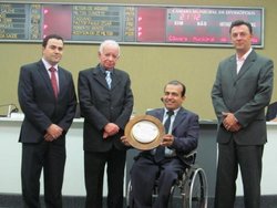 Itapecerica recebe título Cidade Amiga da Câmara de Divinópolis