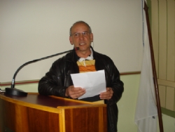 Imagem Zezinho Carneiro Discursando em prol do Abrigo do álbum Fotos da Reunião Ordinária do Dia 28 de Julho de 2014