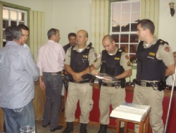 Imagem  do álbum Fotos da Reunião Ordinária do Dia 08 de Junho de 2015 - HOMENAGEM À POLICIA MILITAR DE ITAPECERICA