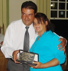 Vereador Gilberto e homenageada Maria do Carmo da Silva