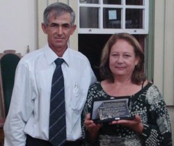 Vereador Jovininho e homenageada Zenália da Silva Fernandes